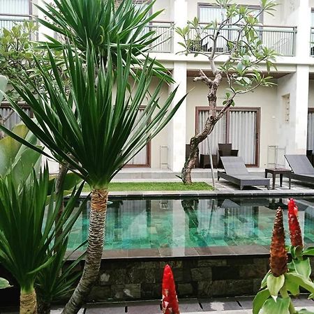 Arnaya Homestay Kuta Lombok Exteriör bild